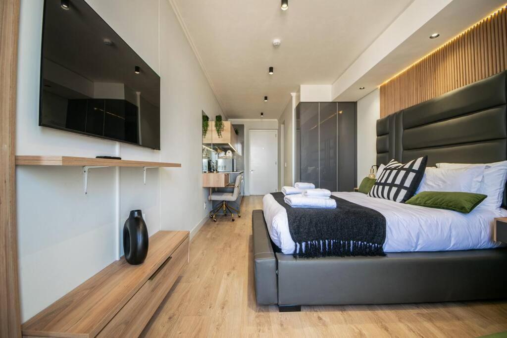 Beautiful Gem At Ellipse Apartment *