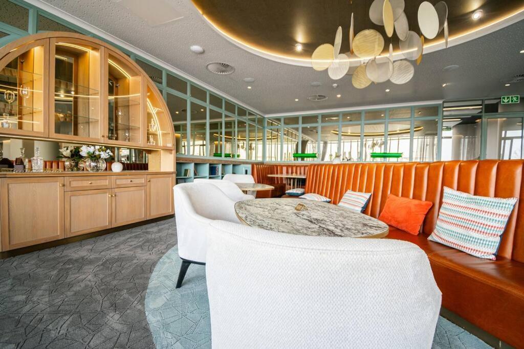 Beautiful Gem At Ellipse Apartment Midrand