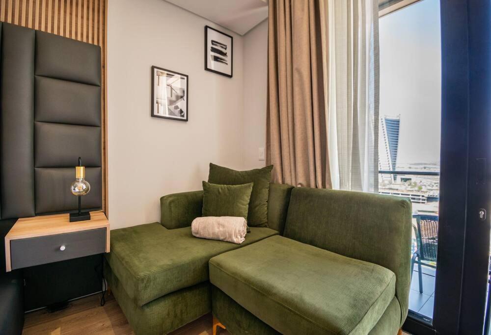 Beautiful Gem At Ellipse Midrand
